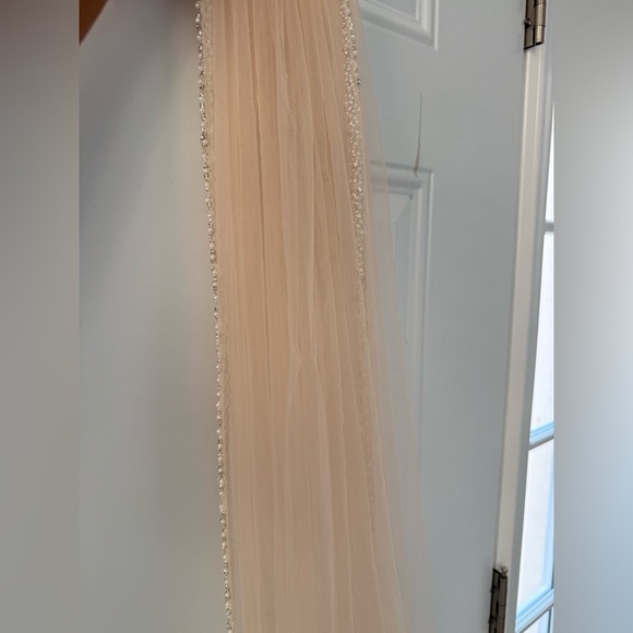 Elegant Cream Hair Veil with Silver Accents - Picture 11 of 11